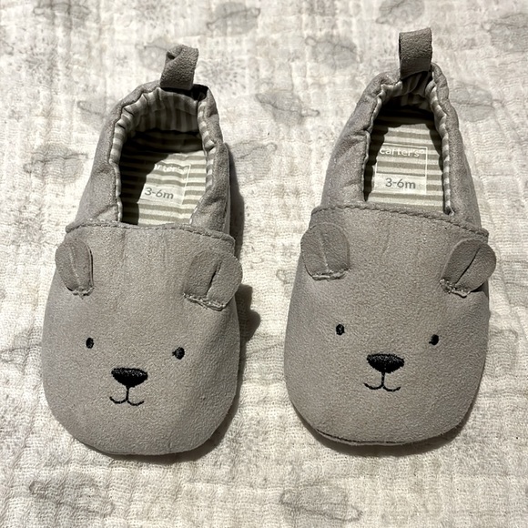 Carters Infant shoe (never worn) - Picture 1 of 2